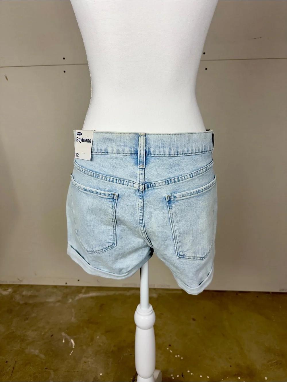 NWT Old Navy Boyfriend Jean Shorts Women’s Size 12 | Light Wash | 3” Inseam